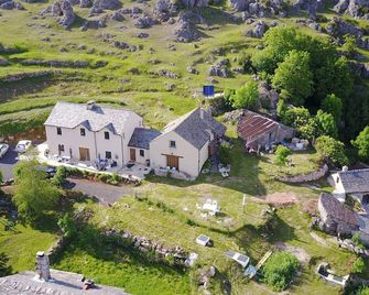 La Ferme de l Hom - Vebron - Edificio