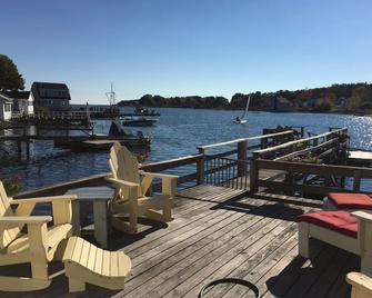 Experience Maine. No Metric For A Unique Over The Water Indulgence. Live It Up!! - Cape Porpoise - Balcony
