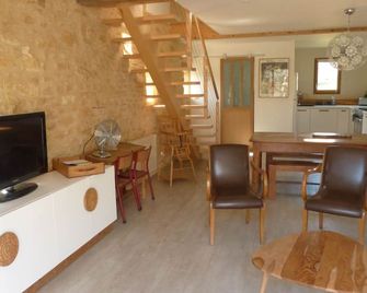 'les Choses de la Vie', Deux Gîtes de Charme Avec Piscine en Dordogne - Val-de-Louyre-et-Caudeau - Salle à manger