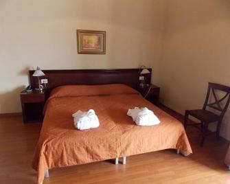 Istiaia Hotel - Loutra Edipsou - Slaapkamer