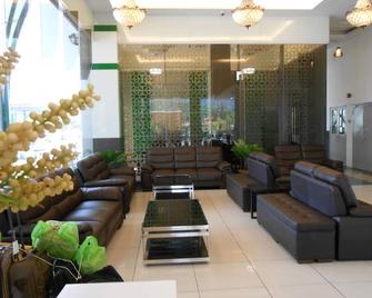 HIG Hotel - Kuah - Lobby