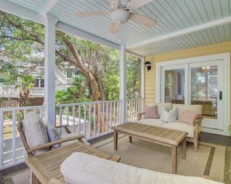 Steps to Beach & Pool Screened Porch Pelican Bay 45 at Wild Dunes Resort - Isle of Palms - Balcony