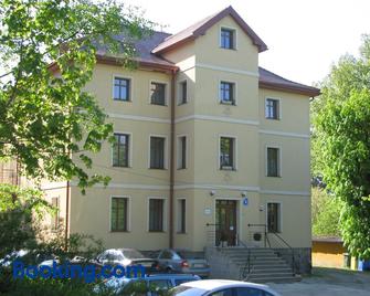 Willa Pod Gwiazdami & Spa - Kudowa-Zdrój - Edificio