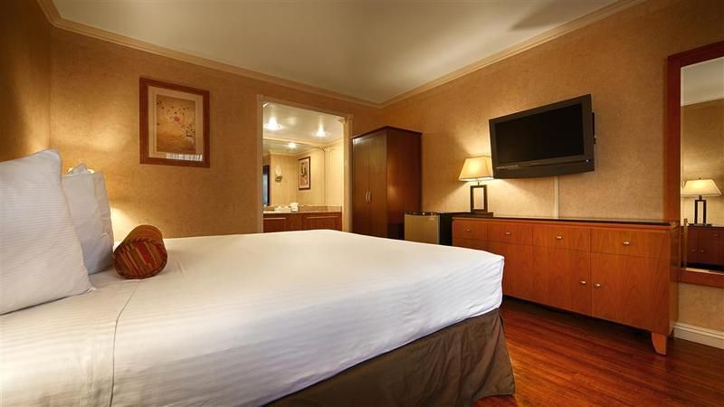 مونتيري بارك إن