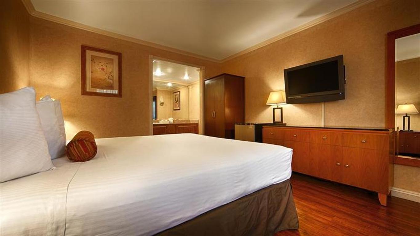 مونتيري بارك إن