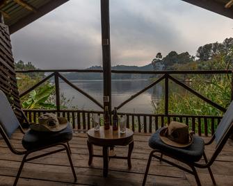 Bunyonyi Overland Resort - Kabale - Balcón