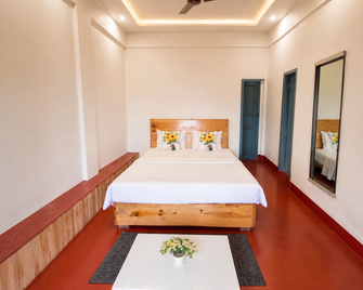 New Shilong Guest house Travellers Point - Shillong - Schlafzimmer