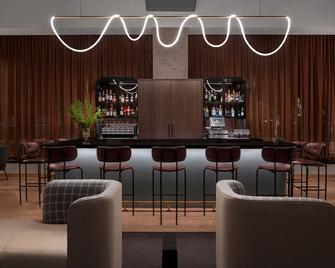 Renaissance Milwaukee West Hotel - Wauwatosa - Bar