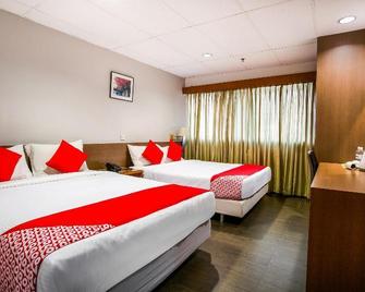 Beach Hotel - Singapore - Bedroom