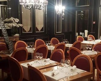 La Champagne Ardenne Hôtel - Кабур - Ресторан