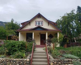 Snowcreek Suite Bnb - Hemlock - Hot Tub - Leavenworth - Edificio