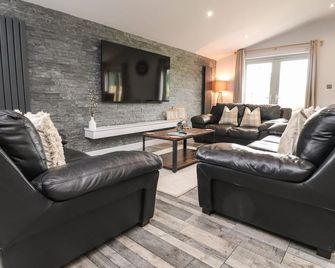 Box Tree Escapes - Lancaster - Living room