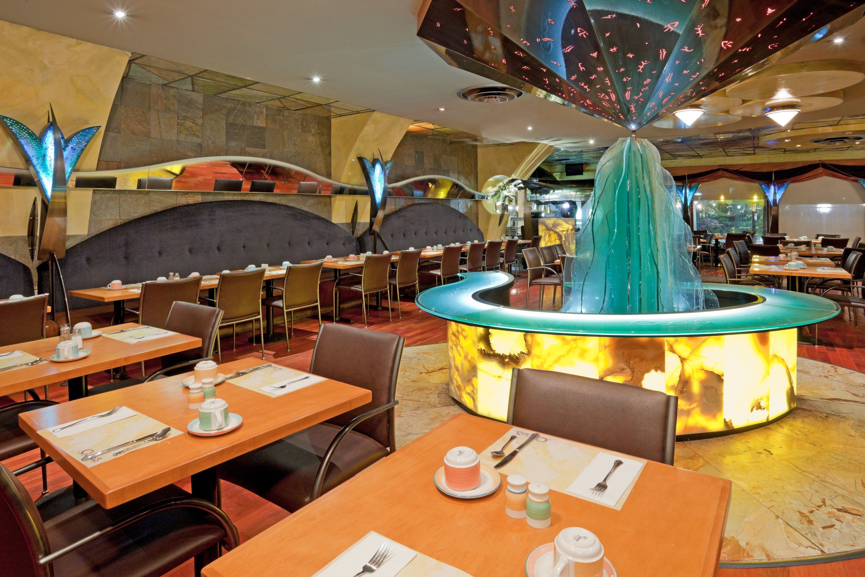 Holiday Inn Niagara Falls - By The Falls - ניאגרה פולס - מסעדה
