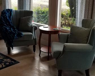 River View Country Cottage - Gold Beach - Sala de estar