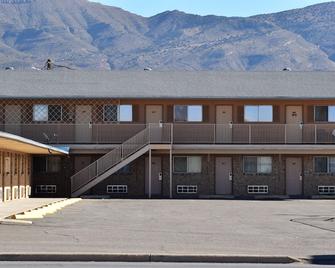 Satellite Inn - Alamogordo - Building