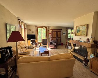 Very Beautiful Chalet At The Edge Of The Lake Of Serre Ponçon 10 People - Chorges - Salon