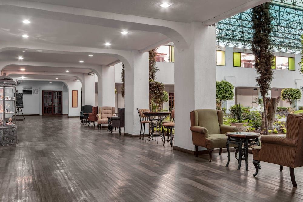 Radisson Hotel & Convention Center Toluca - טולוקה - לובי