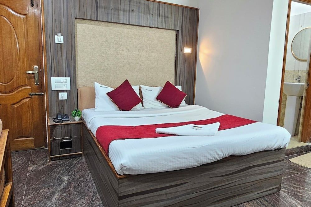 Hotel Srb Suites - טירופטי