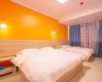 Amy Youth Hostel (Qilou Old Street Branch) - Haikou - Bedroom
