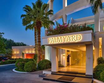 Palmyard Hotel - Manama - Building