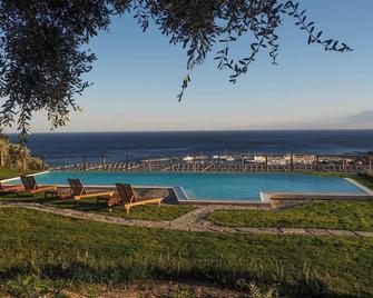 Agriturismo I Castellari - Pietra Ligure - Басейн