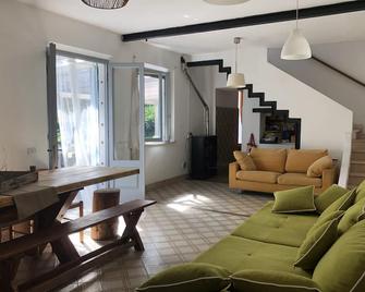 The holiday home in the woods - Boveglio - Sala de estar