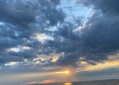 Beachfront Sunsets At Oakwood Beach - Salem - Plage
