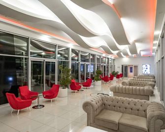 Laguna Beach Alya Resort & Spa - אוקורצ'אלאר - לובי