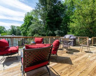 Near Wash/Balt, & Annapolis in family neighborhood w/ several living areas - Columbia - Balcony