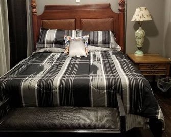 2Bed/2Bath Duplex 2nd Floor House, 6 min. Med.Ctr., 7min.Downtown - קנזס סיטי - חדר שינה