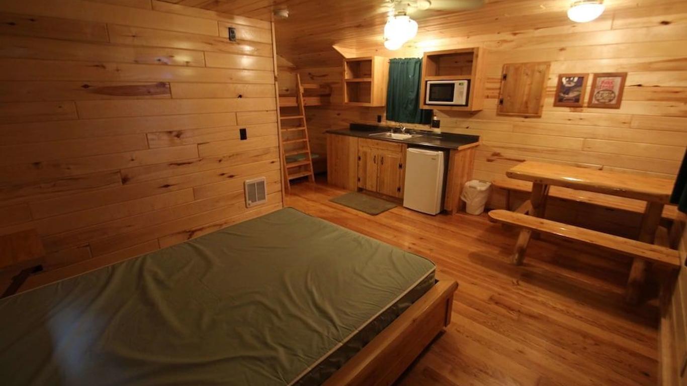 Mackinac Lake Trail Motel