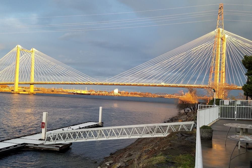 Clover Island Inn - Kennewick