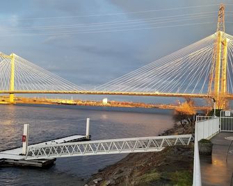 Clover Island Inn - Kennewick