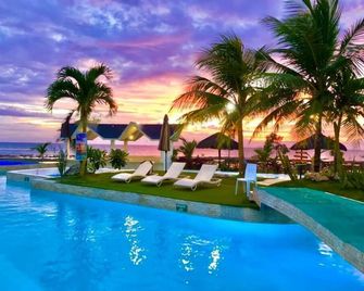 Acapulco Resort & Suites - Toledo City - Pool