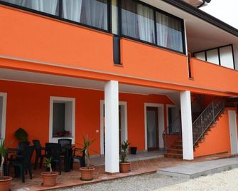 Hotel Agriturismo Al Luogo Del Giulio - Maniago - Edificio