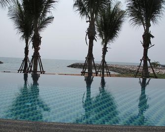 Nantra Pattaya Baan Ampoe Beach - Sattahip - Πισίνα