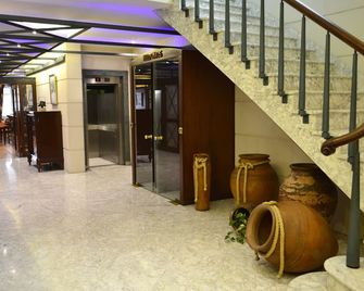 Hotel Alda El Suizo - Ferrol - Lobby
