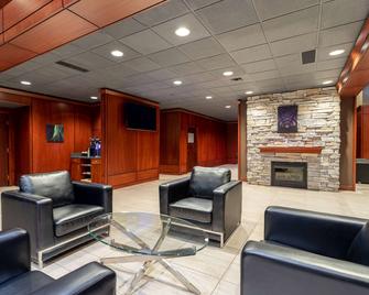 Ramada by Wyndham Northern Grand Hotel & Conference Centre - Fort Saint John - Reception