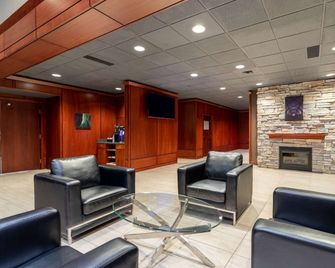 Ramada by Wyndham Northern Grand Hotel & Conference Centre - Fort Saint John - Ingresso