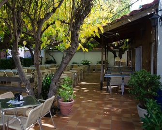 May Altafulla Beach Boutique Hotel - Altafulla - Terasa