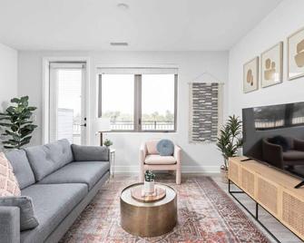 Cozysuites Stylish 2br At Meridian Kessler - Indianápolis - Sala de estar