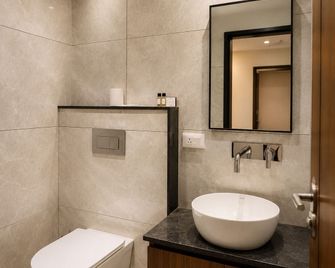 The Sapphire Hotel - Belgaum - Bathroom