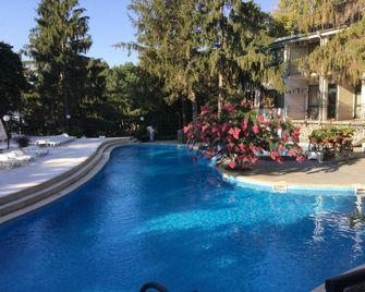 Bonita Beach - Golden Sands - Piscina