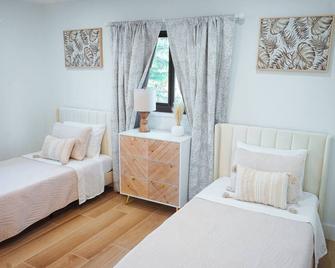 Casita Canal - Naples - Bedroom