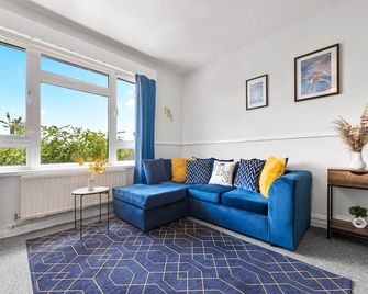 Brixton FBS Hub, Coziest in town - London - Living room