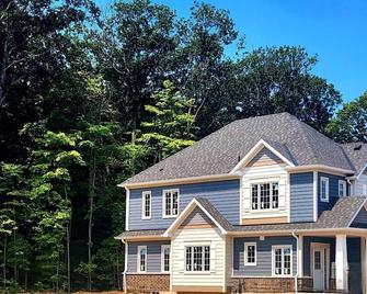 Whole House 4 Bedrooms 6 beds 3 bath family friendly Quite and relaxation area - Gravenhurst - Budova