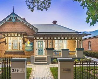 Blue Door Apartment 2 - Cbd, Heritage, Ideal For Work - Orange