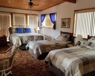 Four Toes Mountain Lodge Nestled In The Sangre De Cristo Mtns/Ski/Hike/Fish/Hunt - Eagle Nest - Bedroom