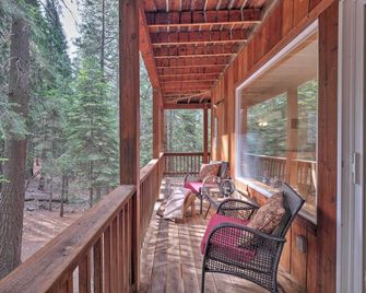 Walk to Big Trees State Park: Cabin w/ Deck! - Dorrington