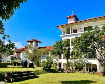 Elegant Hotel - Kandy - Building